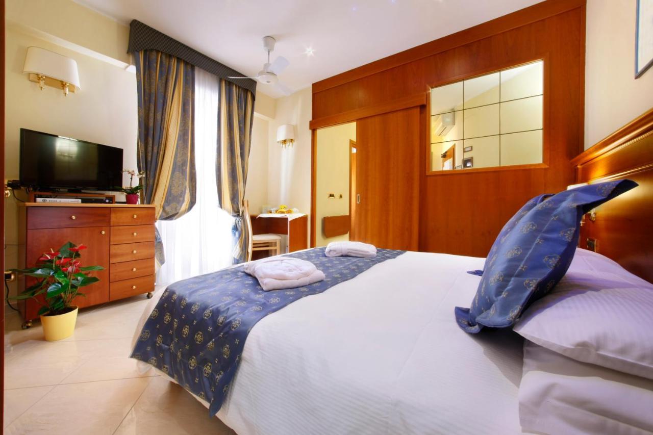 Hotel Ristorante Toscana Alassio Bagian luar foto