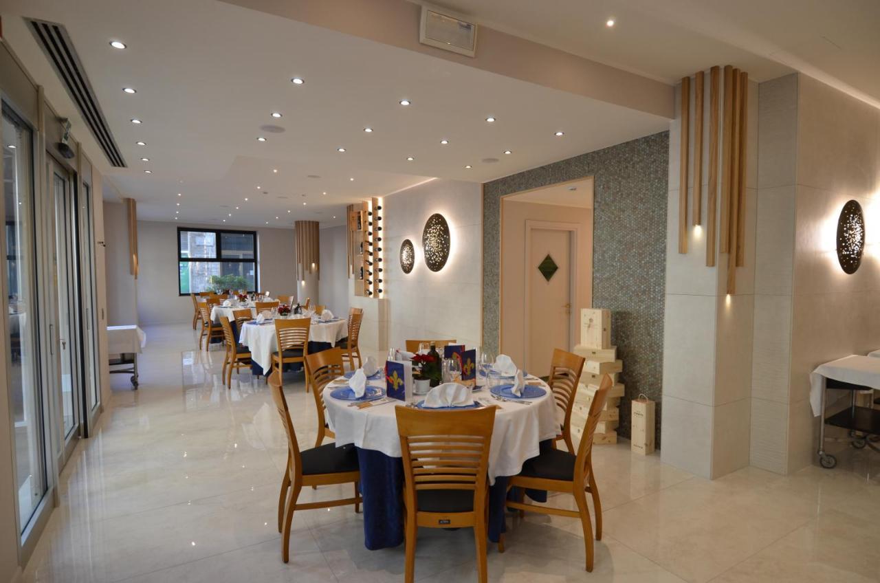 Hotel Ristorante Toscana Alassio Bagian luar foto