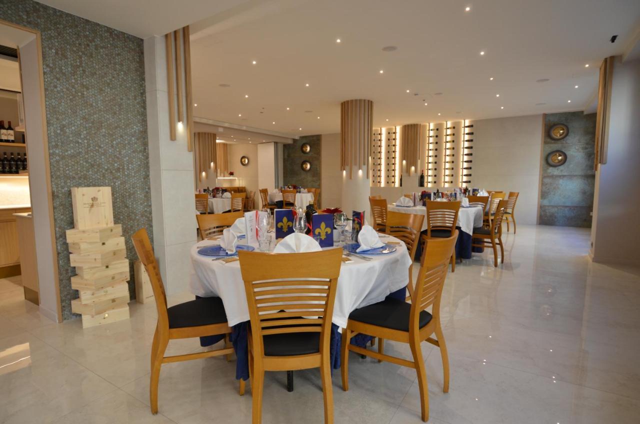 Hotel Ristorante Toscana Alassio Bagian luar foto