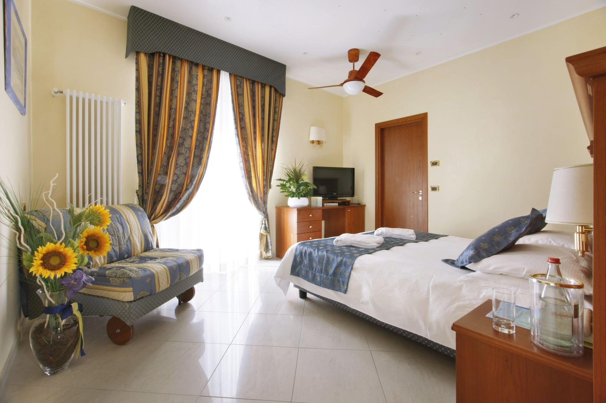 Hotel Ristorante Toscana Alassio Bagian luar foto