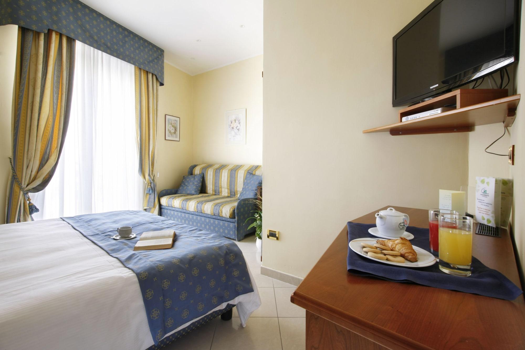 Hotel Ristorante Toscana Alassio Bagian luar foto