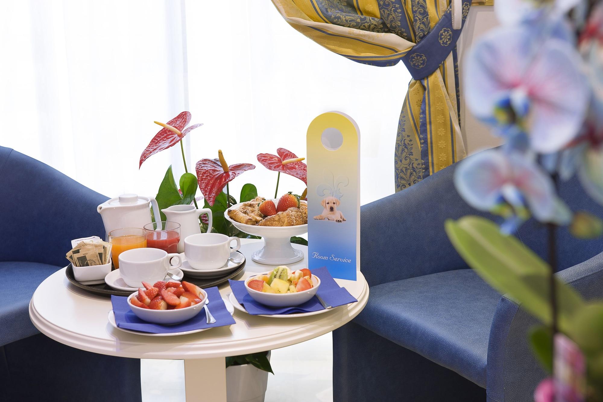 Hotel Ristorante Toscana Alassio Bagian luar foto