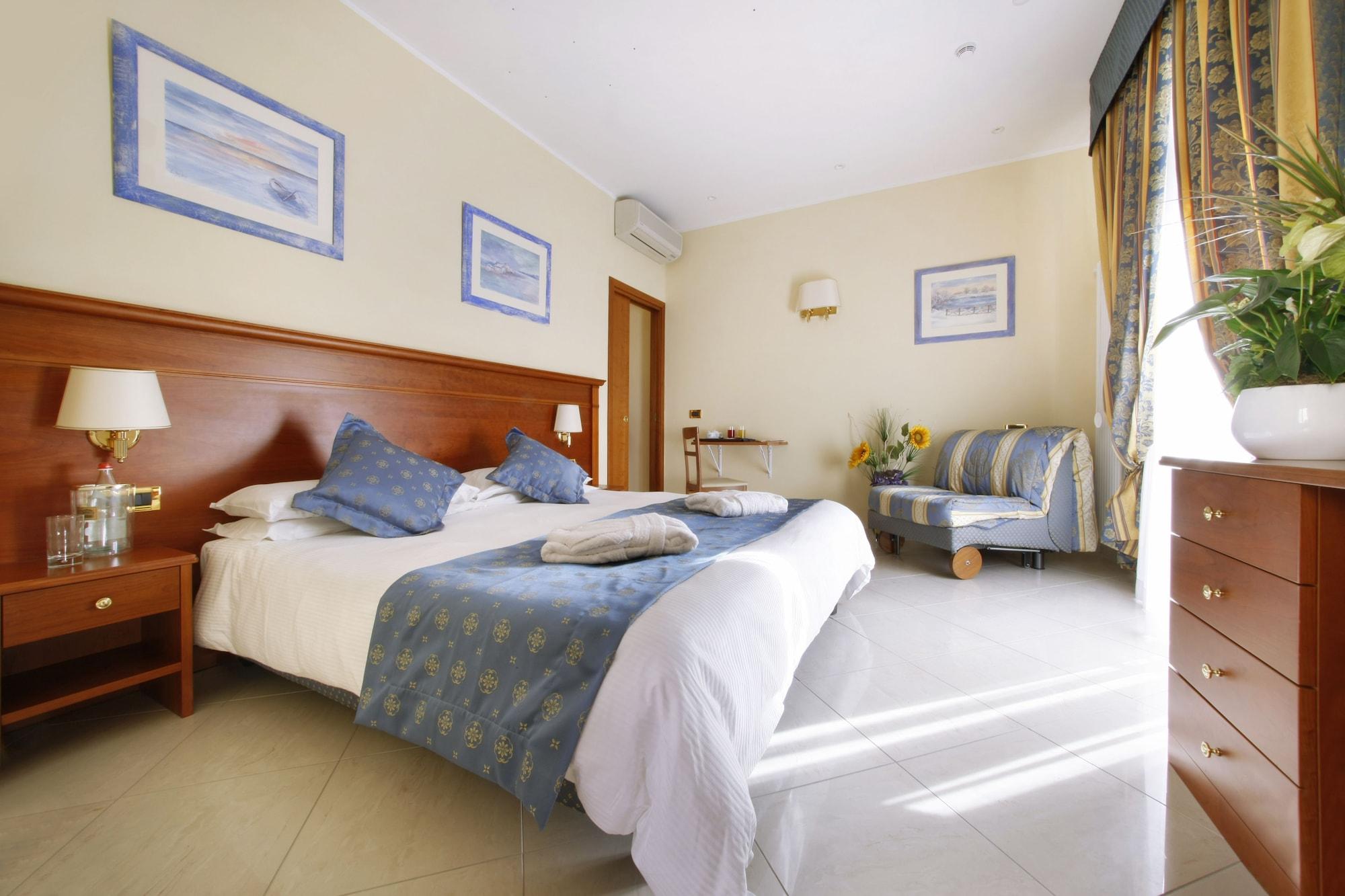 Hotel Ristorante Toscana Alassio Bagian luar foto