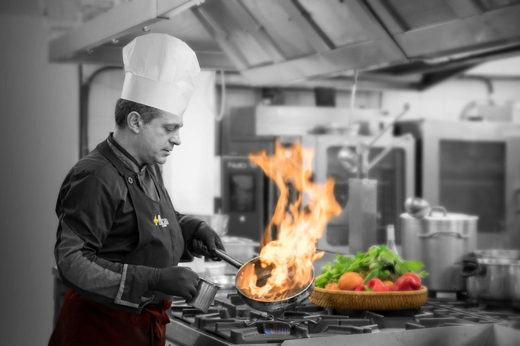 Hotel Ristorante Toscana Alassio Bagian luar foto