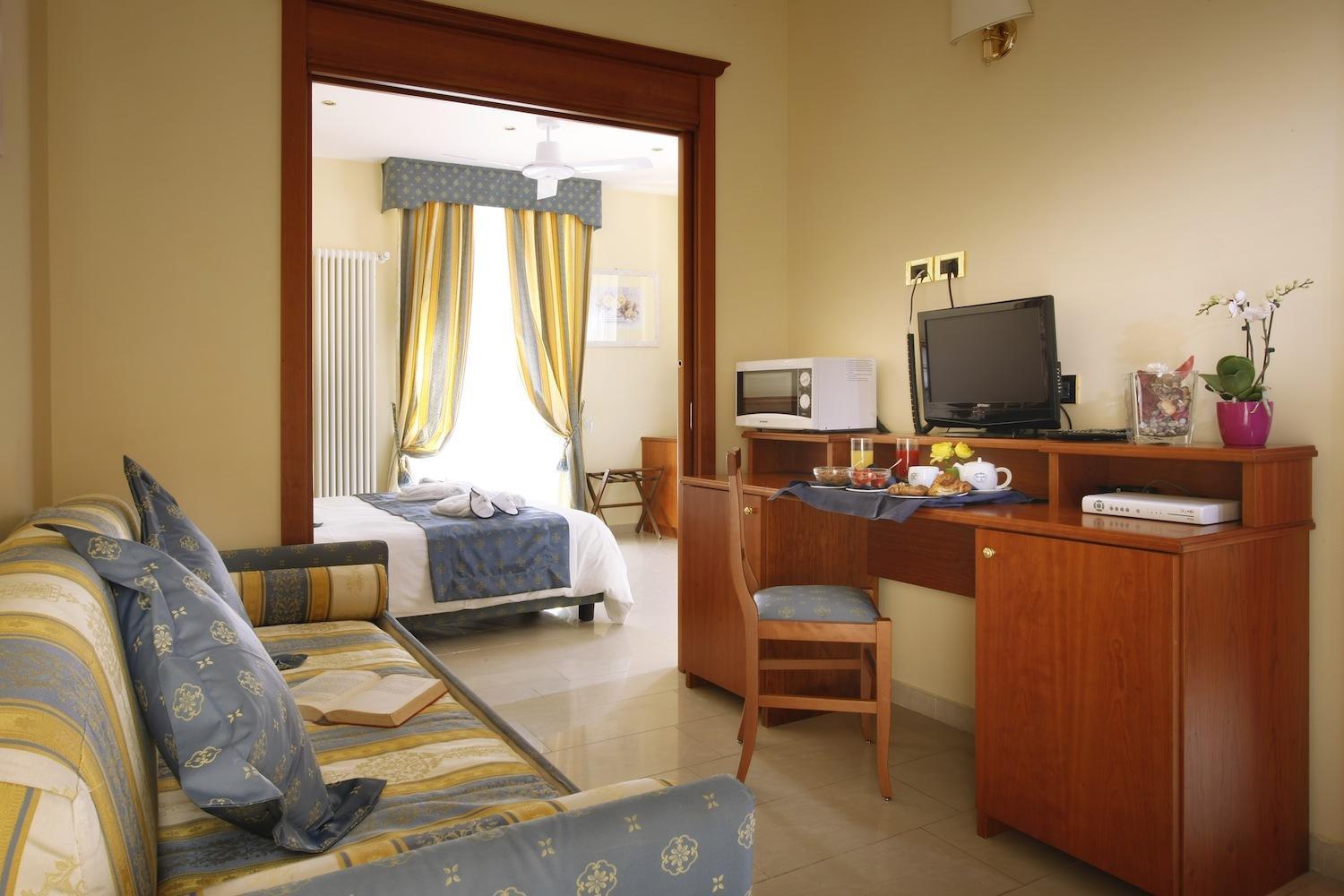 Hotel Ristorante Toscana Alassio Ruang foto